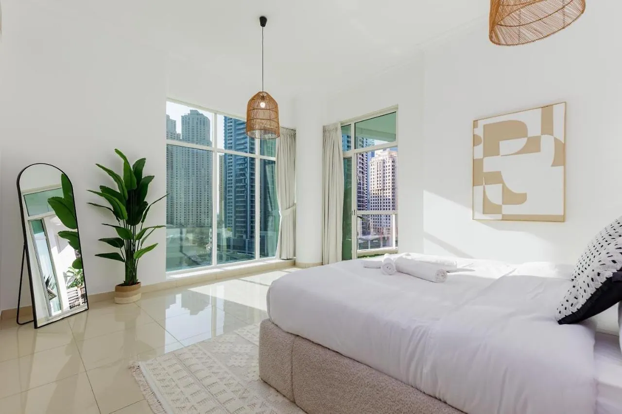 Waterfront Flat Stunning View Sleeps 6 Apartment Dubai