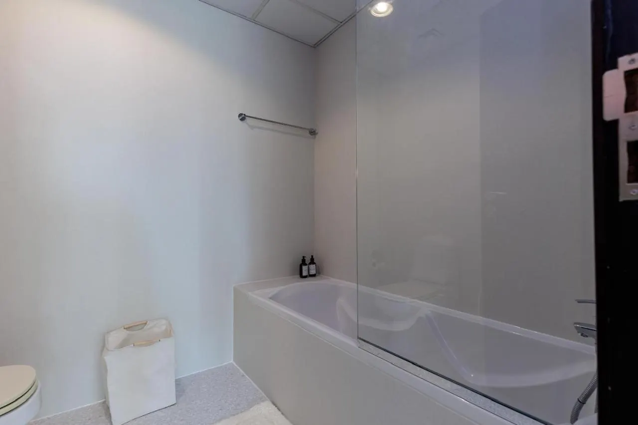 Waterfront Flat Stunning View Sleeps 6 Apartment Dubai