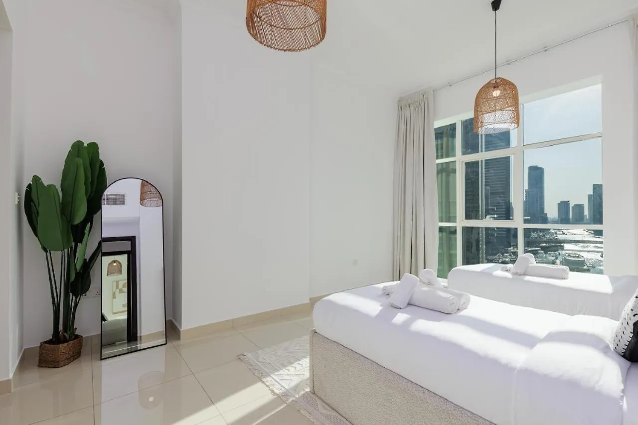 Waterfront Flat Stunning View Sleeps 6 Apartment Dubai